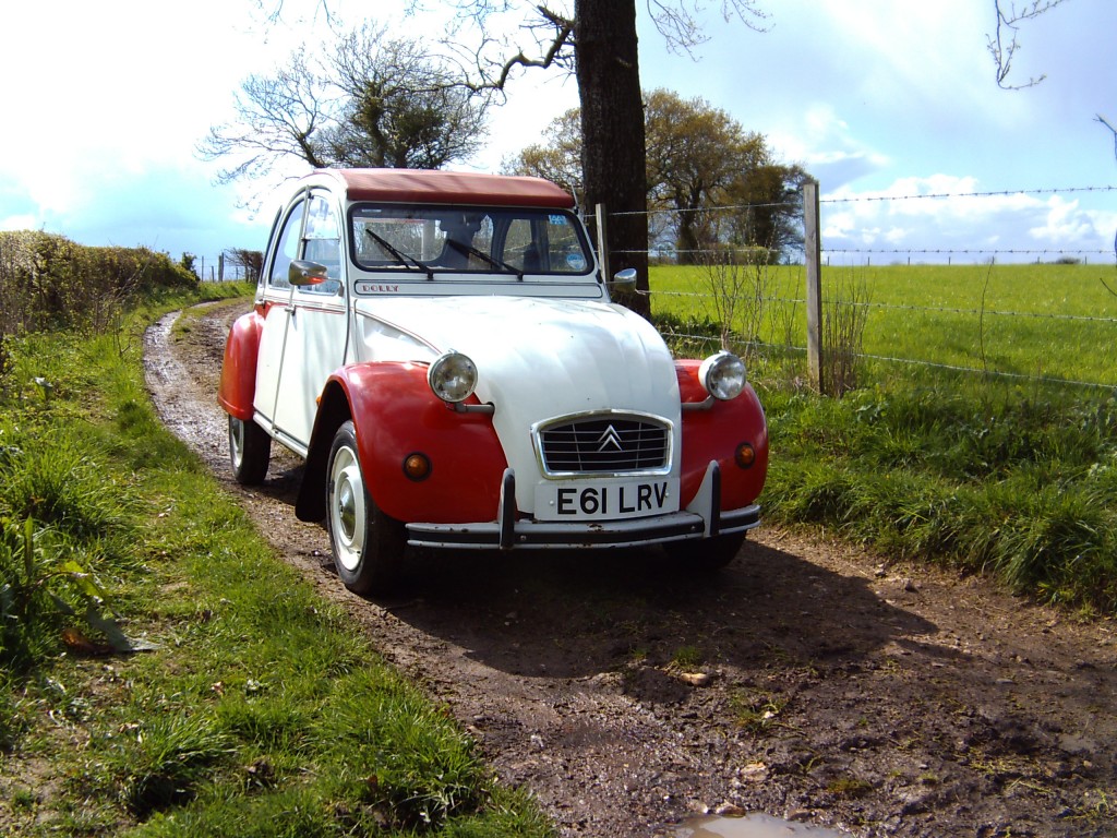 Rutted track? No problem. That's where we see the 2CV come good 